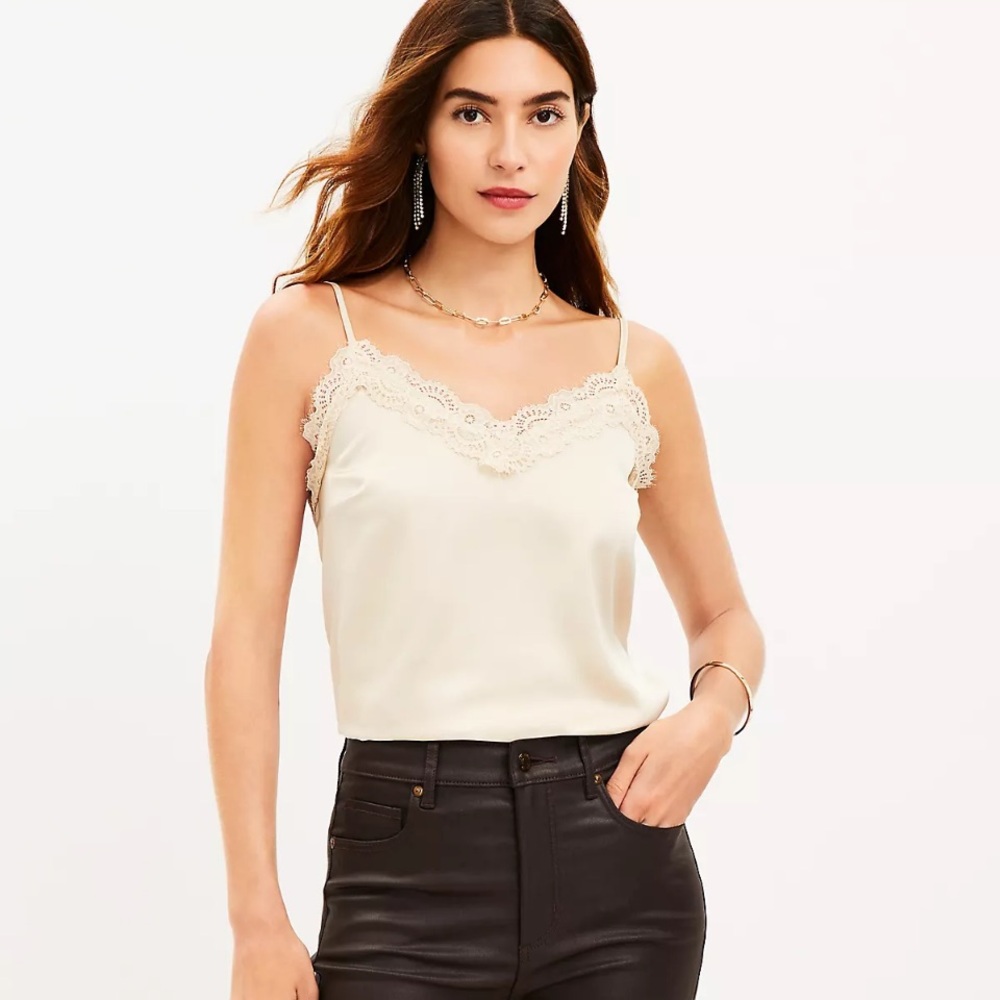 LOFT Petite Lace Trim V-Neck Cami. Size Large.